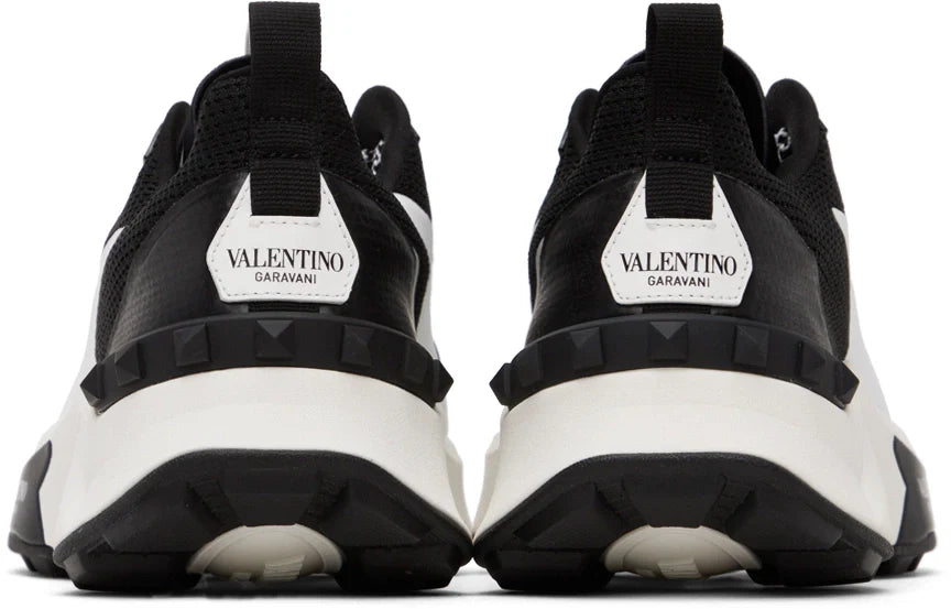 Men's Valentino Garavani Baskets True Act Black & White Sneakers