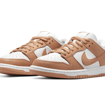 Men's SB Dunk Low Light Cognac Shoes