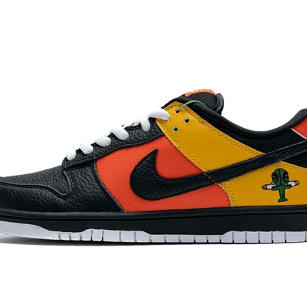 Men's SB Dunk Low Raygun Shoes