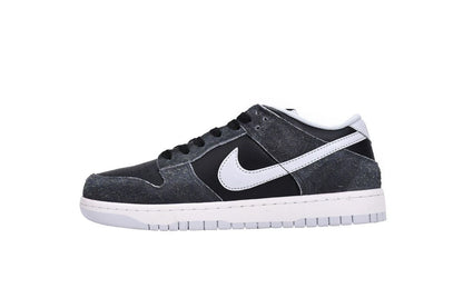 Men's SB Dunk Low Retro PRM Zebra Shoes