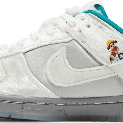 Men's SB Dunk Low Ice Shoes