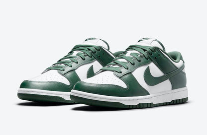 Men's SB Dunk Low Team Green Shoes