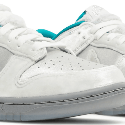 Men's SB Dunk Low Ice Shoes