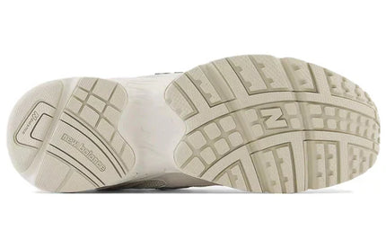 Men's New Balance 725 Creamy White Shoes