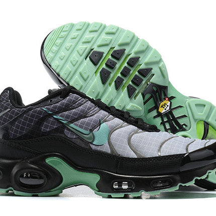 Men's Air Max Plus Green Glow Shoes