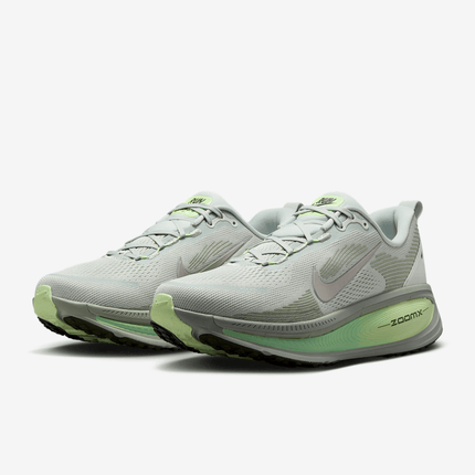 Men's Nike Vomero 18 Light Silver Shoes