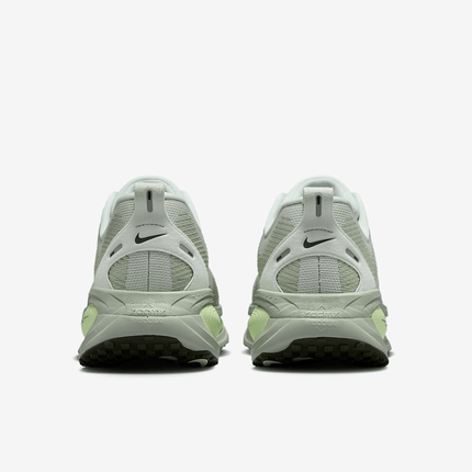 Men's Nike Vomero 18 Light Silver Shoes