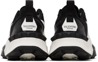 Men's Valentino Garavani Baskets True Act Black & White Sneakers