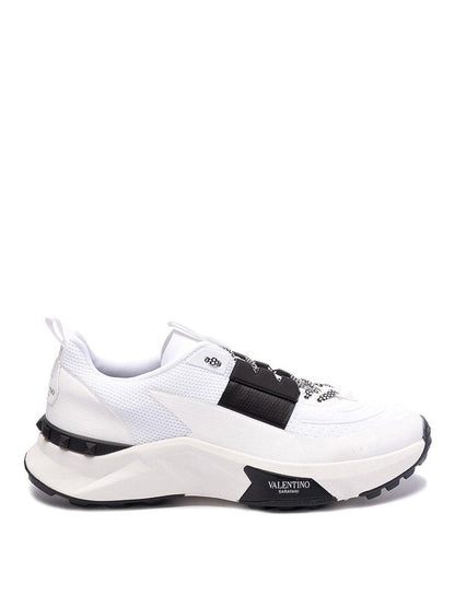 Men's Valentino Garavani Baskets True Act White Sneakers