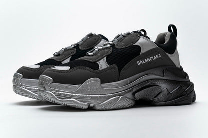 Men's Balenciaga Triple S Sneaker Shoes V37