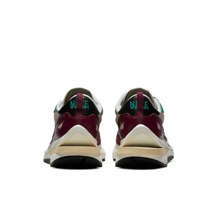 Men's Nike Vaporwaffle Sacai Villain Red Shoes